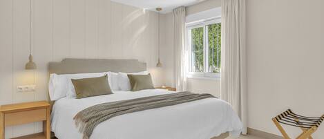 Iron/ironing board, free WiFi, bed sheets