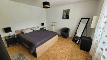 2 slaapkamers, een kluis op de kamer, een strijkplank/strijkijzer