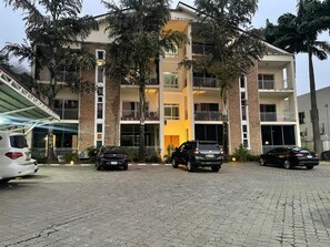 Exterior - One Bedroom Luxury Apartment in Maitama (Abuja)
