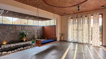 Villa, Balcony, Garden View | Bahagian dalam