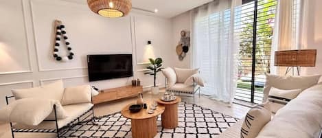 Villa, 3 chambres, piscine privée, vue jardin | Coin séjour