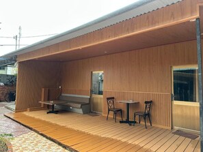 Tempat makan outdoor