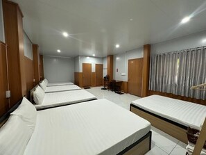 베이직 스튜디오, 파티오, 마당 전망