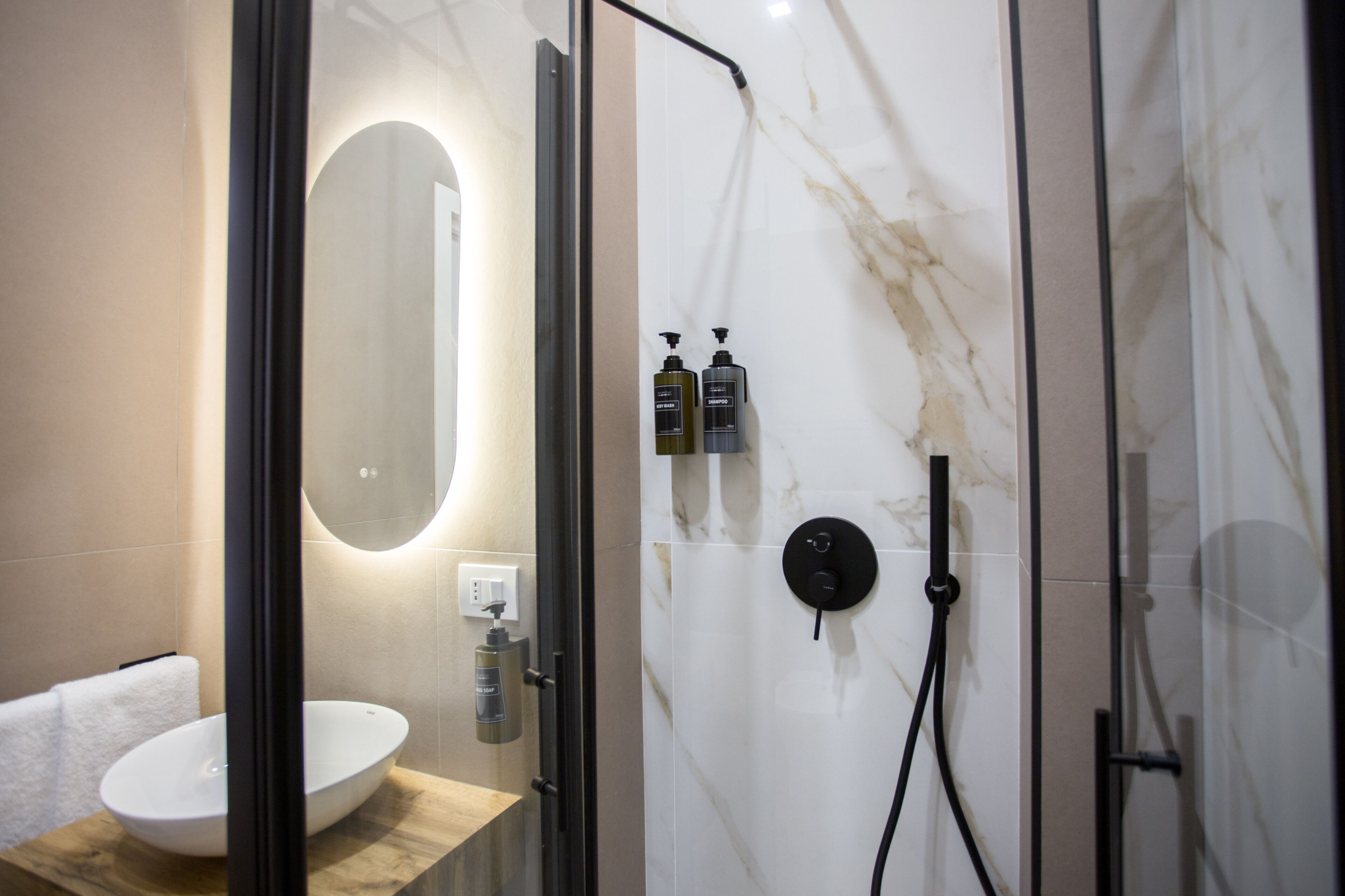 Deluxe Double Room, City View | Bathroom