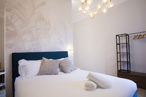 Minibar, in-room safe, desk, blackout drapes - Flaminio Collection - Luxury Suites (Rome)