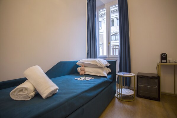 Luxury Quadruple Room, City View