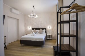 Minibar, in-room safe, desk, blackout drapes - Flaminio Collection - Luxury Suites (Rome)