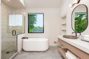 Hair dryer, towels - Luxury Couples Cabin in Hocking Hills, Ohio with private hot tub and outdoor fireplace on covered private balcony with forest views. (New Plymouth)