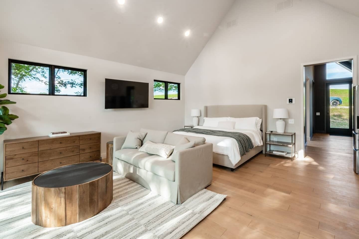 1 habitación, tabla de planchar con plancha, wifi gratis y ropa de cama 