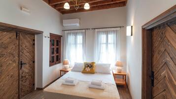 3 bedrooms, iron/ironing board, Internet, bed sheets