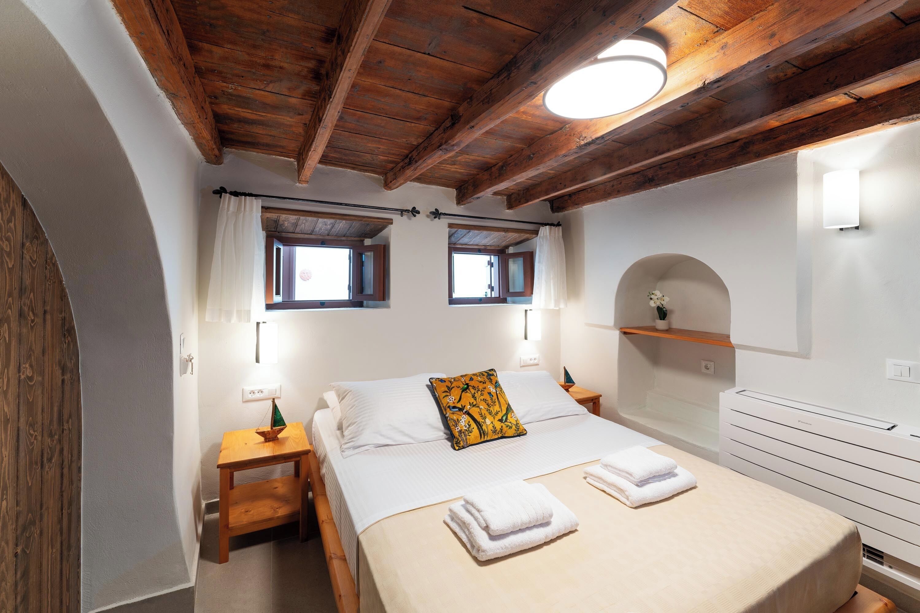 3 bedrooms, iron/ironing board, Internet, bed sheets