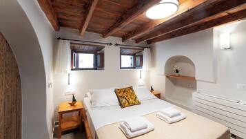 3 bedrooms, iron/ironing board, Internet, bed sheets