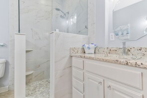 Hair dryer, towels - Bay Views & Breezes  ~ Beach & Bay! (Pensacola Beach)