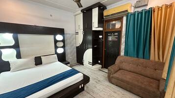 Classic Double or Twin Room, Balcony, City View