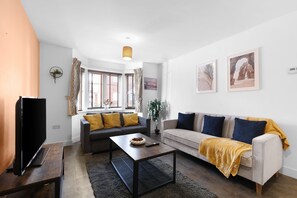 Family House, Patio | Living area - Stylish 3 Bedroom Home with Garden (Slough)
