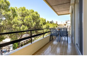 Outdoor dining - Rhodes Heart Suite, Apartment (Rhodes)