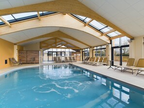 A heated pool - Shared heated pool, accommodation for 6 (Saint-Gilles-Croix-de-Vie)