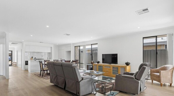 Interior - Madora Bay Hideaway for Relaxed Beachside Living (Madora Bay)