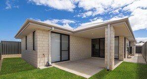 Exterior - Madora Bay Hideaway for Relaxed Beachside Living (Madora Bay)