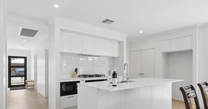 Private kitchen - Madora Bay Hideaway for Relaxed Beachside Living (Madora Bay)