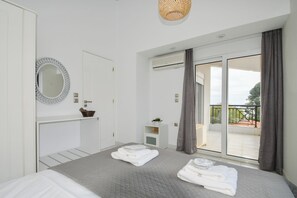 3 bedrooms, iron/ironing board, free WiFi, bed sheets - Piccolo Paradiso Villa B (Rhodes)