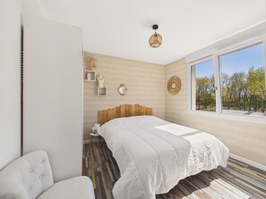 4 bedrooms, iron/ironing board, free WiFi - Beach 300m away, house 8 adults and 2 children (La Plaine-sur-Mer)