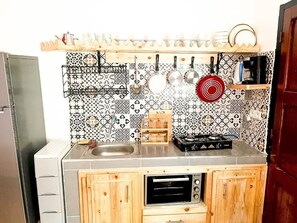 Family Studio, Partial Sea View | Dapur peribadi