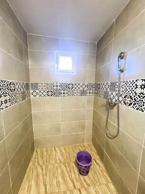Family Studio, Partial Sea View | Bathroom | Slippers - Superbo Stay (Taghazout)