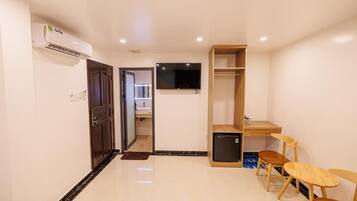 Basic Studio, Balcony | Interior