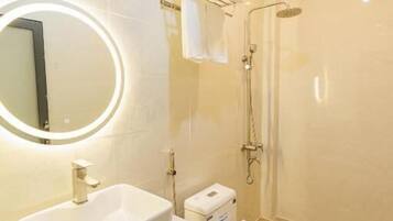 Basic Studio, Balcony | Bathroom