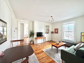 Living area - Downtown Brunswick 1st FL Sun Drenched With Porch (Brunswick)