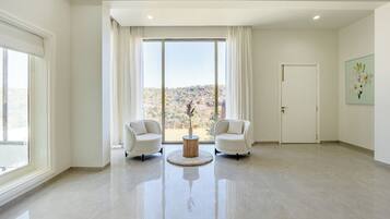 Luxury Villa, Courtyard View | Interior