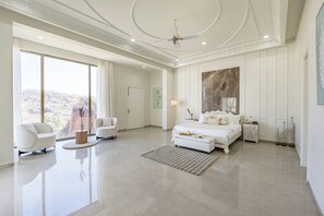 Luxury Villa, Courtyard View