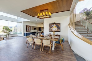 Luxury Villa, Courtyard View | Dining