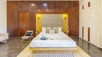 Luxury Villa, Courtyard View