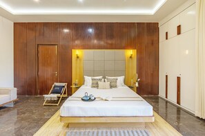 Vil·la de luxe, vistes al pati