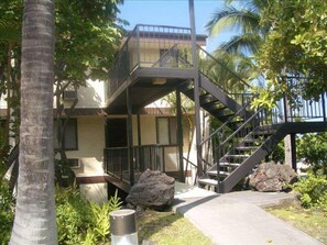 Exterior - Country Club Villas - Ocean View Condo • Golf Course • Walk to Bay (Kailua Kona)