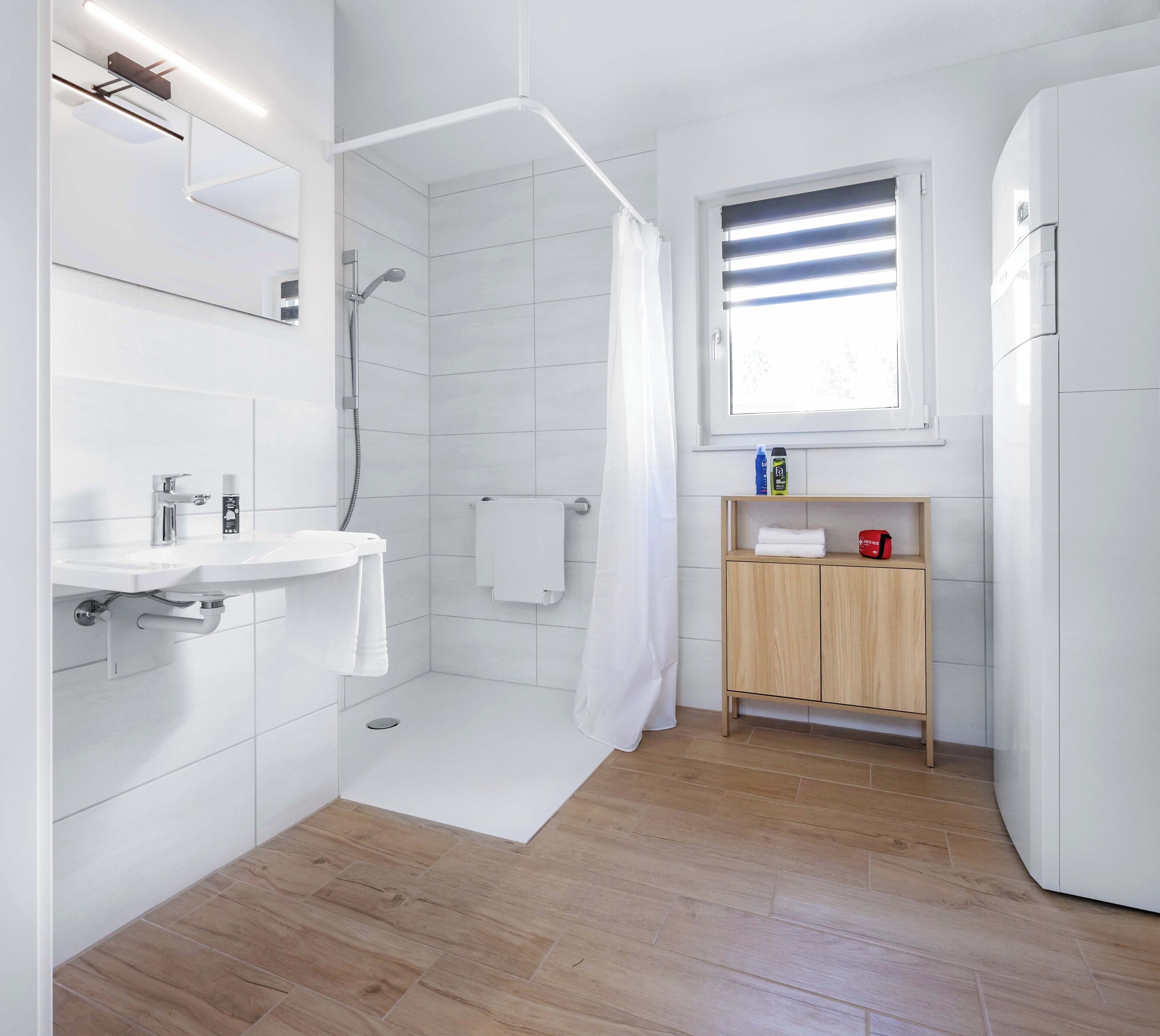 Bungalow, 2 Bedrooms, Ground Floor | Bathroom | Shower, hair dryer, towels, soap
