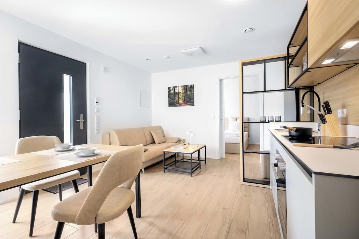 Huoneisto, 2 makuuhuonetta, pohjakerroksessa | Oleskelualue