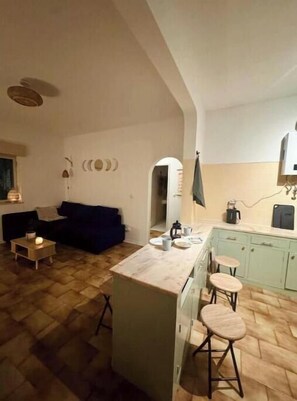 Living area - Private house with garden & terrace - 5 min from various beaches (Vale de Boi)