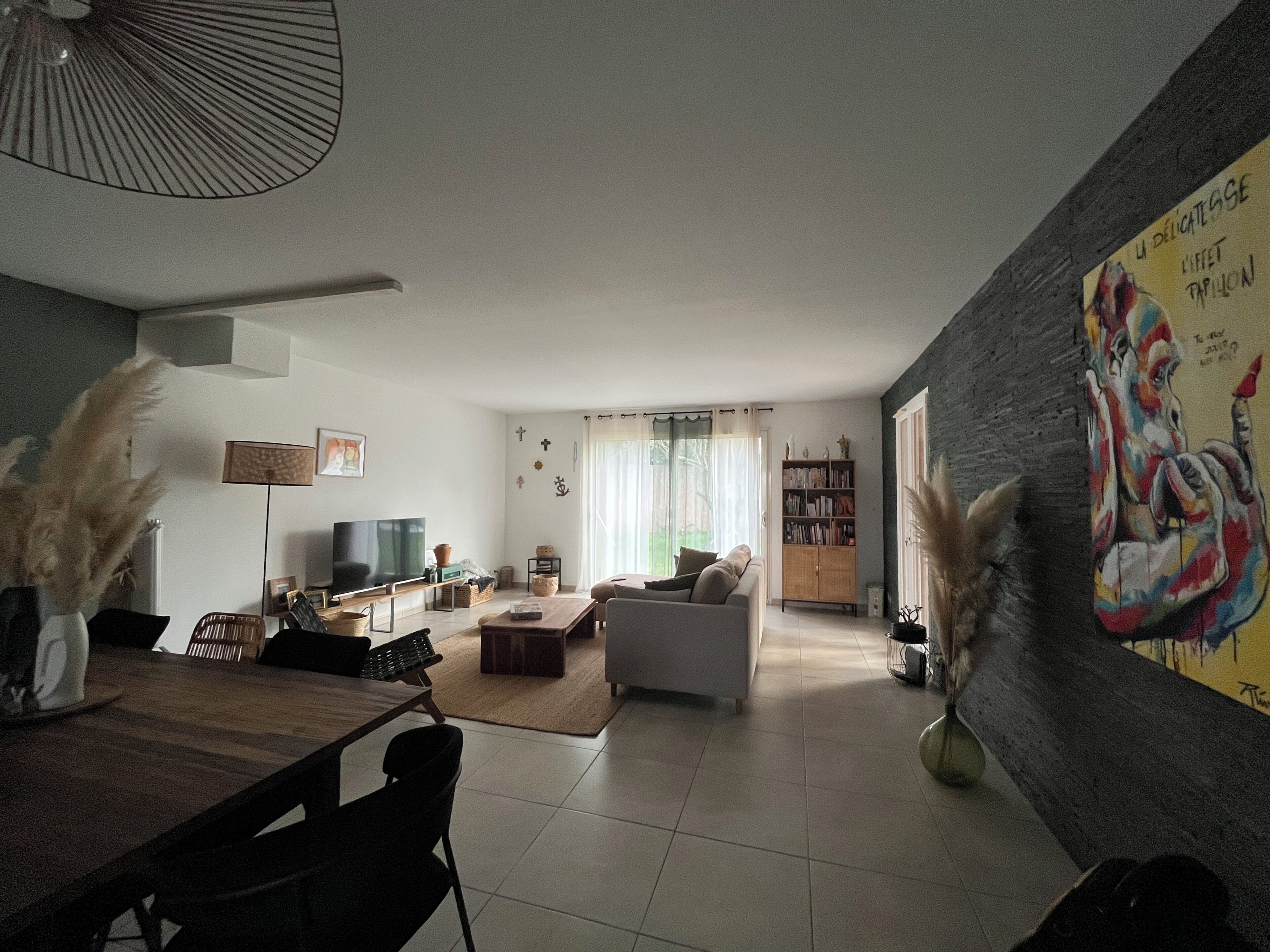 Smart TV, books, music library, stereo