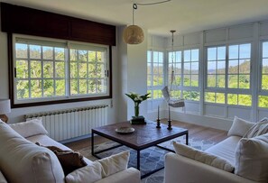 Family House, Patio, Mountain View | Living area - Casa Santi - 10 Min de Santiago  (Santiago de Compostela)