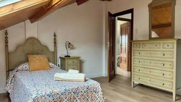 Casa familiar, patio, vista a la montaña