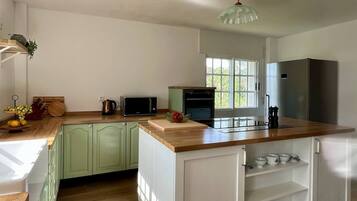 Maison Familiale, patio, vue montagne | Cuisine privée