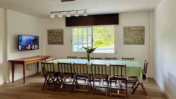 Maison familiale, patio, vue sur la montagne | Restauration