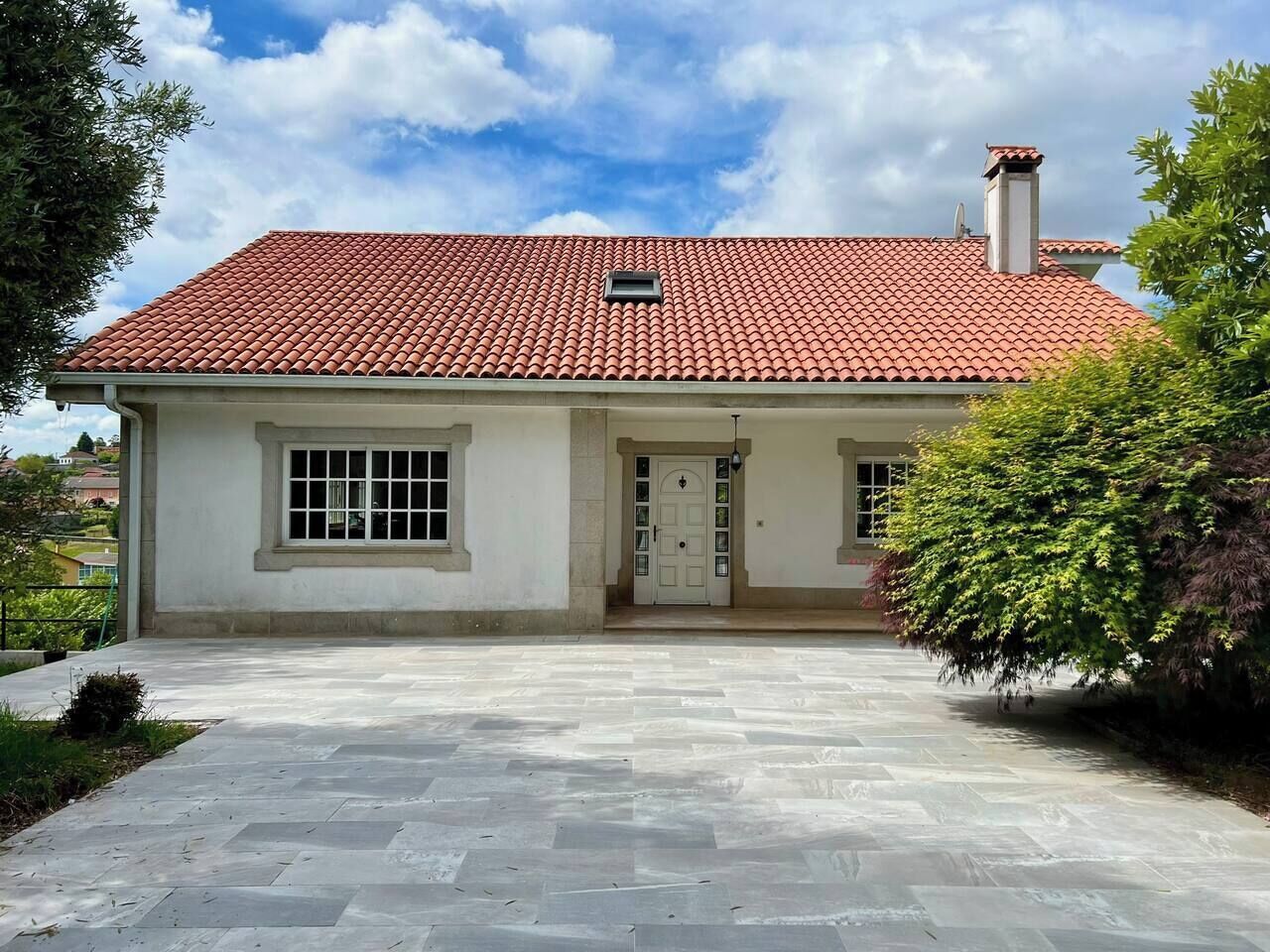 Familjehus - uteplats - utsikt mot bergen | Exteriör