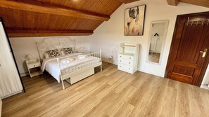 Blackout drapes, iron/ironing board, free WiFi - Casa Santi - 10 Min de Santiago  (Santiago de Compostela)