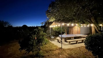 Maison familiale, patio, vue sur la montagne | Restauration en plein air