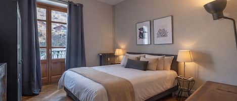 2 dormitorios, tabla de planchar con plancha, wifi y ropa de cama