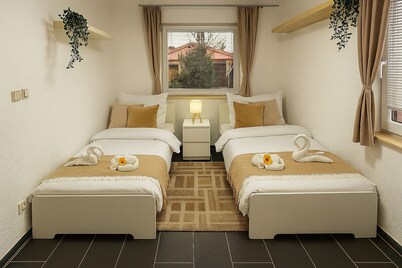 Exclusive Hamburg suburban villa with garden